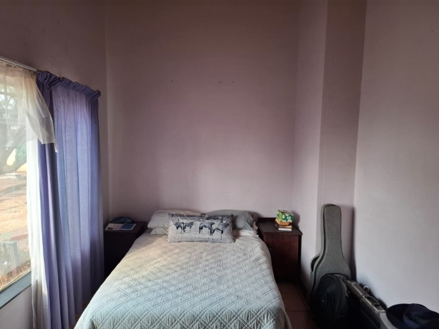 6 Bedroom Property for Sale in Uitsig Free State